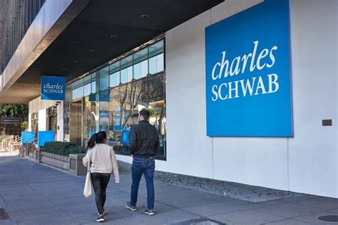 Charles Schwab CEO says firm could endure outsized deposit outflows - report (NYSE:SCHW ...