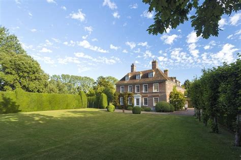 A superb Kent home that's 'the epitome of Queen Anne elegance ...