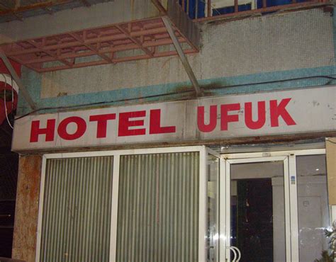 Funny hotel signs | Funny signs that will make you laugh | Pictures ...