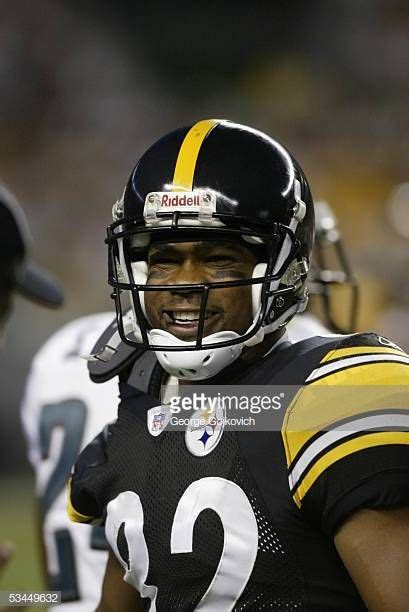 Wide receiver Antwaan Randle El of the Pittsburgh Steelers smiles ...