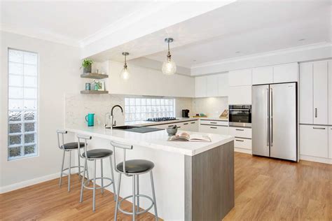 Kitchen with White Attica Caesarstone | Nouvelle Designer Kitchens