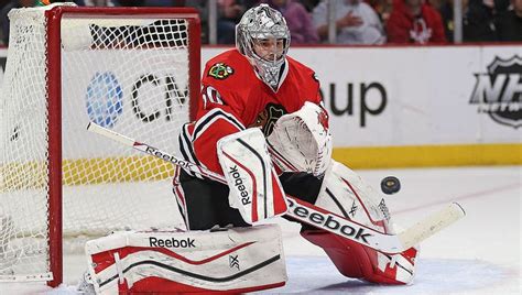 Former Chicago Blackhawks goaltender Corey Crawford announces retirement