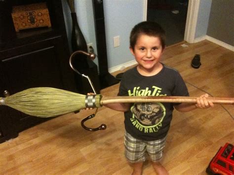 Quidditch Broom | Quidditch brooms, Harry potter quidditch, Harry ...