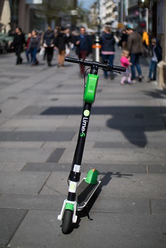 Lime electric scooter in Vienna | Shot on Canon EOS M50 and … | Flickr