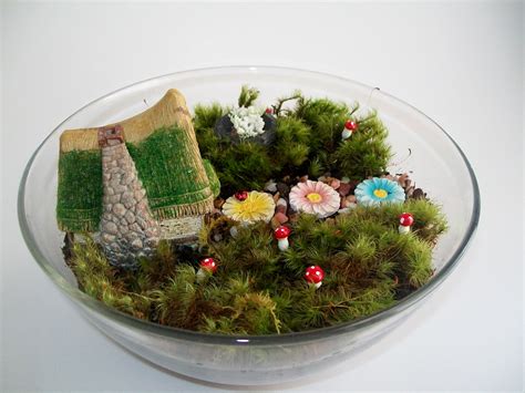 Musings of a Vintage Junkie: DIY Miniature Fairy Garden Terrariums