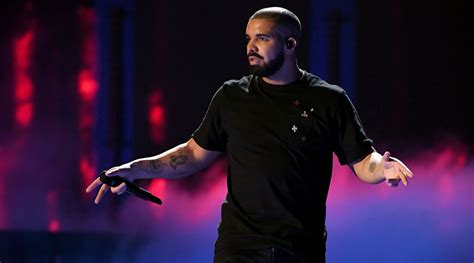 Drake pays homage to Doris Burke with T-shirt (photos) - Sports Illustrated