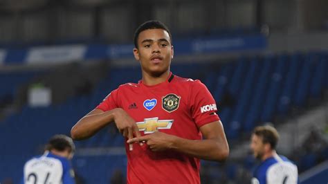 Man Utd's Greenwood pays tribute to Gomes with goal celebration | Sporting News Canada