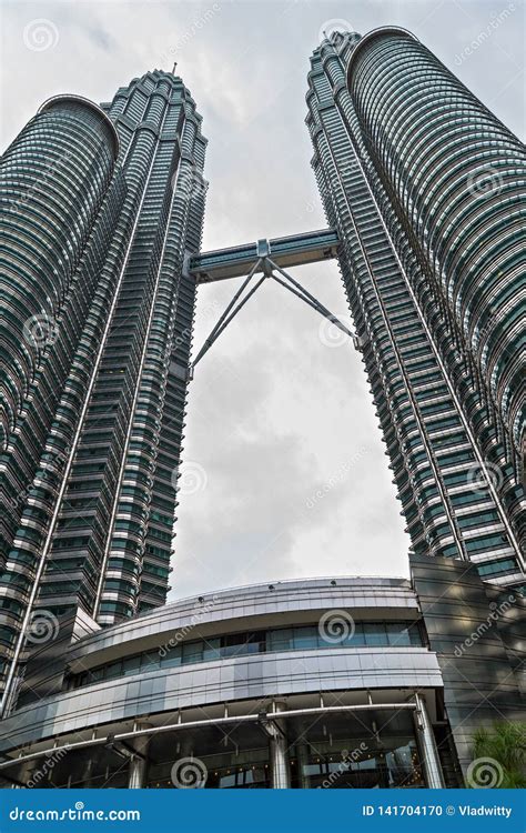 A Skybridge Connects the Two Towers Observation Deck of Petronas Twin ...