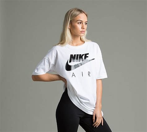 Nike Womens Boyfriend Fit Air T-Shirt | White | Footasylum