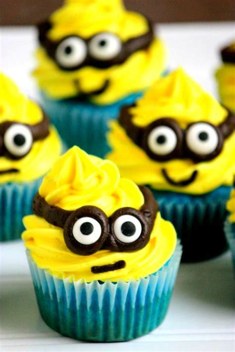 Minion Cupcakes - Big Bear's Wife