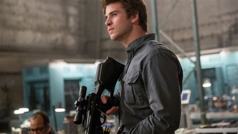 Liam Hemsworth in The Hunger Games HD Wallpaper - WallpaperFX