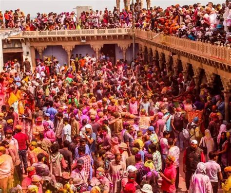 Holi in Vrindavan, Mathura and Barsana : A Complete Guide