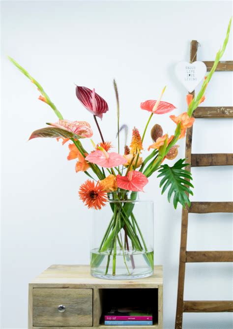 Flower arranging using Anthurium flowers: 3 ideas