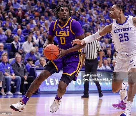 Naz Reid of the LSU Tigers drives to the basket during the game... News Photo - Getty Images