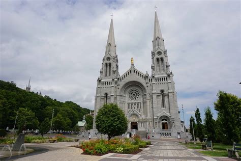 Visiting the Shrine of Sainte-Anne-de-Beaupré in Québec - Gone With The ...