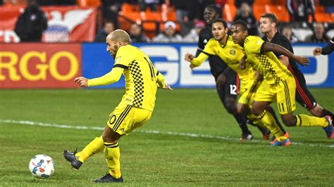 GOAL: Higuain buries 38th minute PK | Columbus Crew