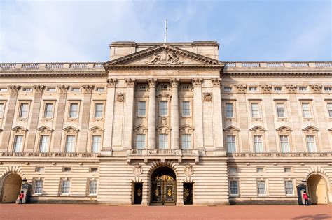 Buckingham Palace in London - The Queen’s Main London Residence – Go Guides