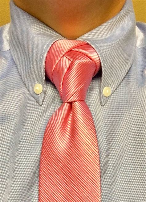 Trinity Eldredge knot is another one of my favorite fancy necktie knots ...