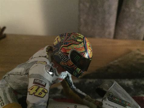 Rossi race helmet : r/modelmakers