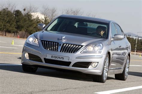 Hyundai Equus offers the ride and handling of an upscale luxury sedan ...