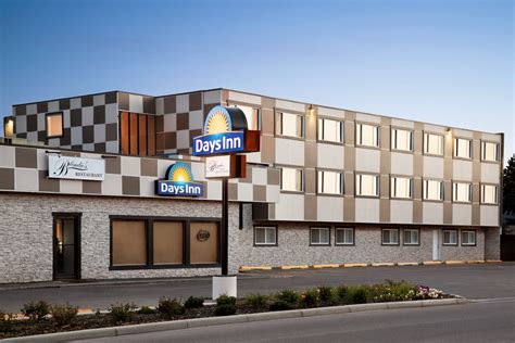 Days Inn by Wyndham Sylvan Lake | Sylvan Lake, AB Hotels