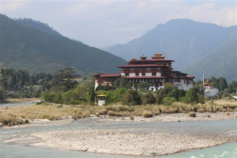 Punakha Dzong (fortress), the most glorious and beautiful Dzong located ...