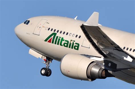 Alitalia Airline rescue: All-out negotiations with Benettons