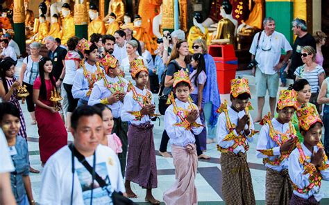 Myanmar Traditional Clothes | Myanmar Travel