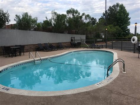 Hampton Inn Columbus-North Pool: Pictures & Reviews - Tripadvisor