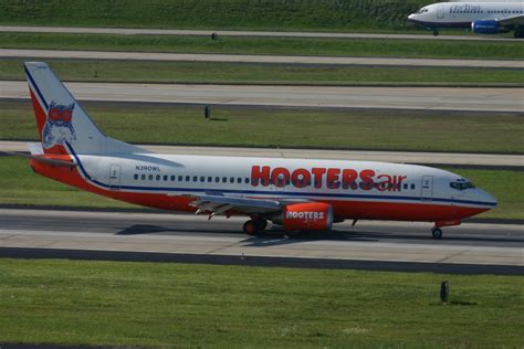 Hooters Air: la aerolínea low-cost que no sabías que existió | Aviación 21