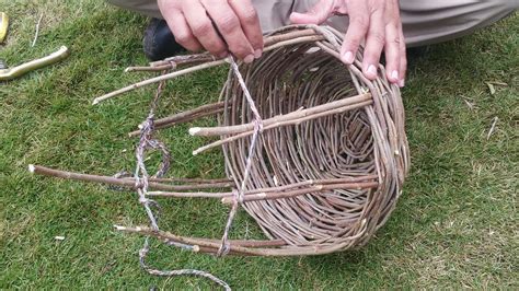 DIY Basket Weaving - How To Weave/Make A Basket Using Tree Branches/Twigs - YouTube