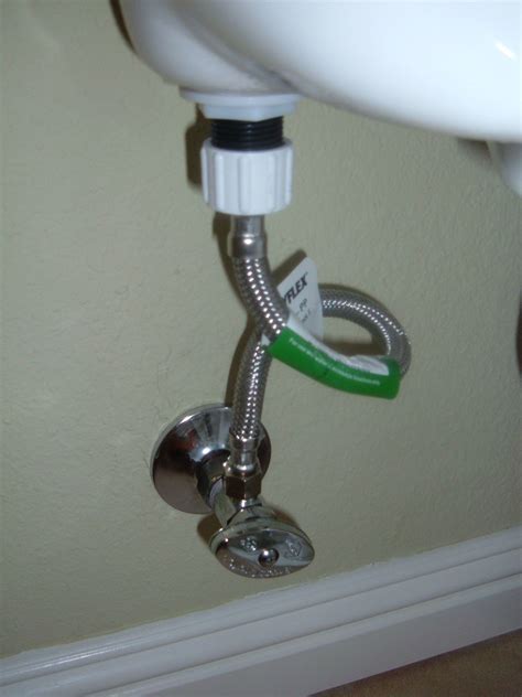 My upstairs toilet shut off valve does not work..help : r/homeowners