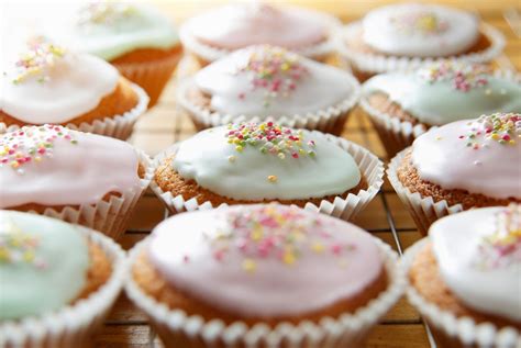 Fairy cakes with sprinkles | Snack Recipes | GoodtoKnow