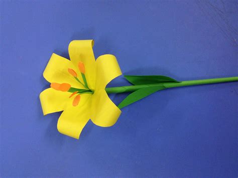How to make lily paper flower | Easy origami flowers for beginners makin... | Easy origami ...