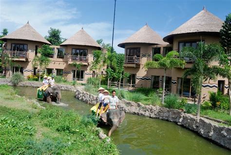 MARA RIVER SAFARI LODGE at Bali Safari & Marine Park (Gianyar ...