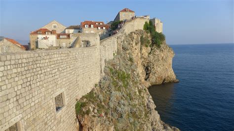 Dubrovnik city walls – eat code see