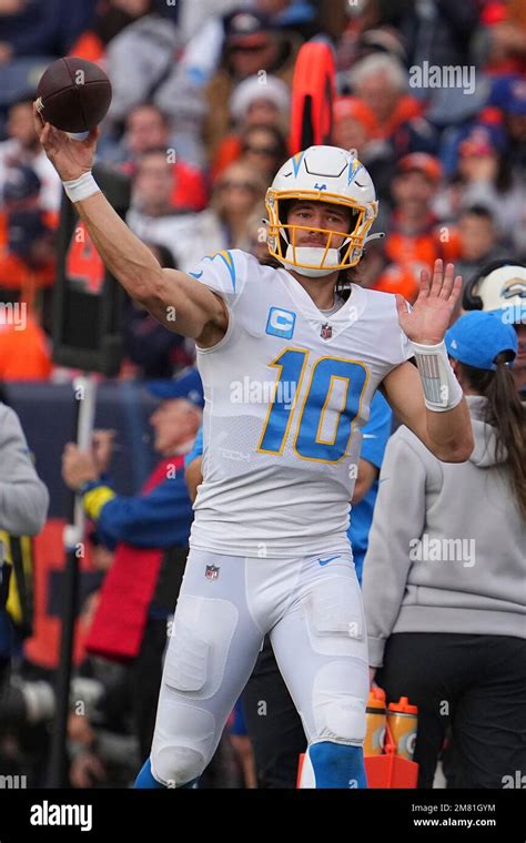 Los Angeles Chargers quarterback Justin Herbert (10) against the Denver ...