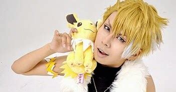 Pokemon Cosplay: Cute Pokemon Human Jolteon Cosplay