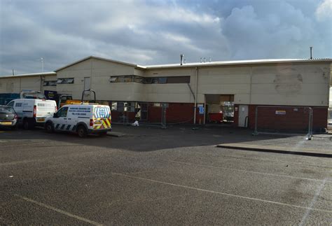 Motorpoint, Widnes Shopfront Spraying - Cladding Coatings