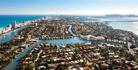 Ritz-Carlton-luxury-condos-miami-beach - New Build HomesNew Build Homes