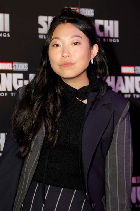 Awkwafina-Meng’er-Zhang-Simu-Liu-Fala-Chen-Shang-Chi-The-Legend-of-The ...