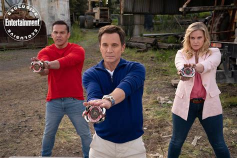 Power Rangers reunion special trailer reveals how Trini died | EW.com