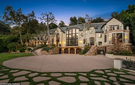 Gene Simmons puts Beverly Hills mansion up for sale for whopping $22M - WSTale.com