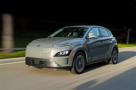 2022 Hyundai Kona EV gets smooth exterior redesign, updated interior - Drive Tesla