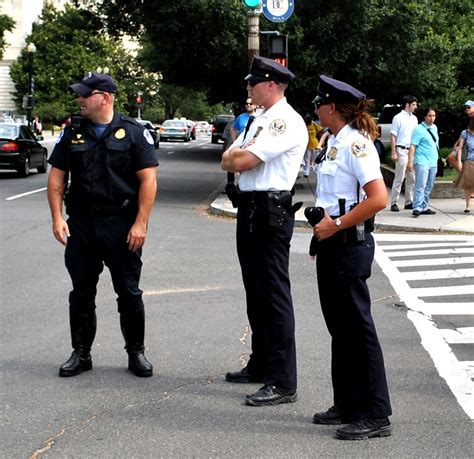 20120628_130 US Capitol Policeman and US Supreme Court Pol… | Flickr