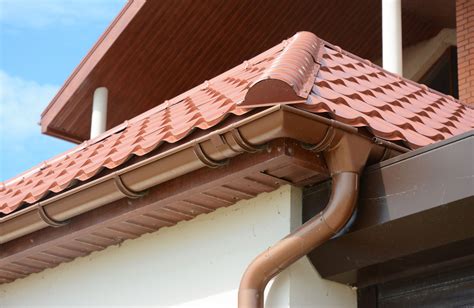 Soffits: When To Consider the Over Enclosed Eave Method