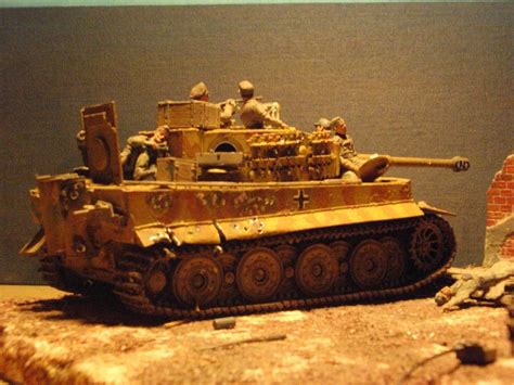 German Tiger I Mid Production Tank -- Plastic Model Military Vehicle Kit -- 1/35 Scale -- #35194 ...