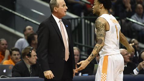 Tennessee Vols basketball coach Rick Barnes