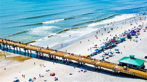 Surfing competition attracts hundreds to Jacksonville Beach