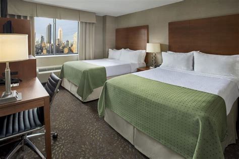 The 13 Best Cheap Hotels in Manhattan, New York City [2023]